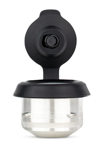 The Proxy Carb Cap & Tether features a directional air-path that maximizes vapor production. The press-fit connection locks into the Proxy chamber, keeping your carb cap and your oil where they belong.