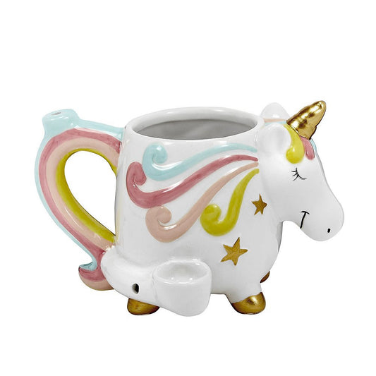 This novelty mug is made from ceramic. It features a magical look in classic pastel unicorn colours. The unicorn has gold feet, a gold horn and gold stars. Beautiful details make this Roast & Toast mug stand out.